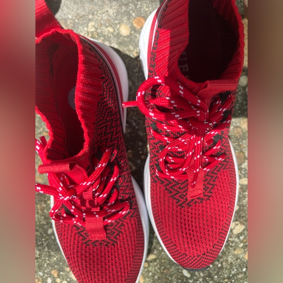 NWOT GUESS Stretchy Woven-Knit Canvas Ankle High Bootie Sneakers Red White Black - Picture 5 of 8